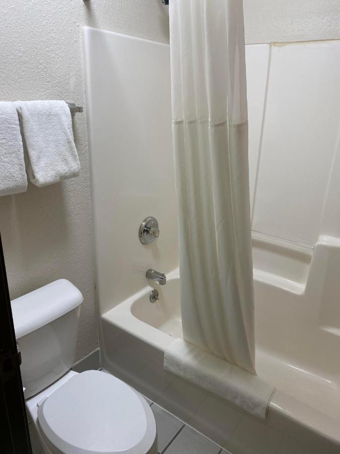 Rochelle Quality Inn מראה חיצוני תמונה