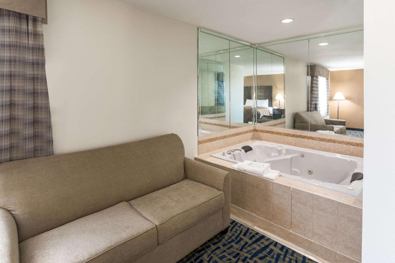 Rochelle Quality Inn מראה חיצוני תמונה