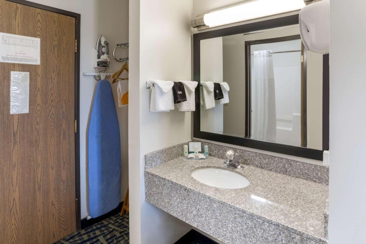 Rochelle Quality Inn מראה חיצוני תמונה